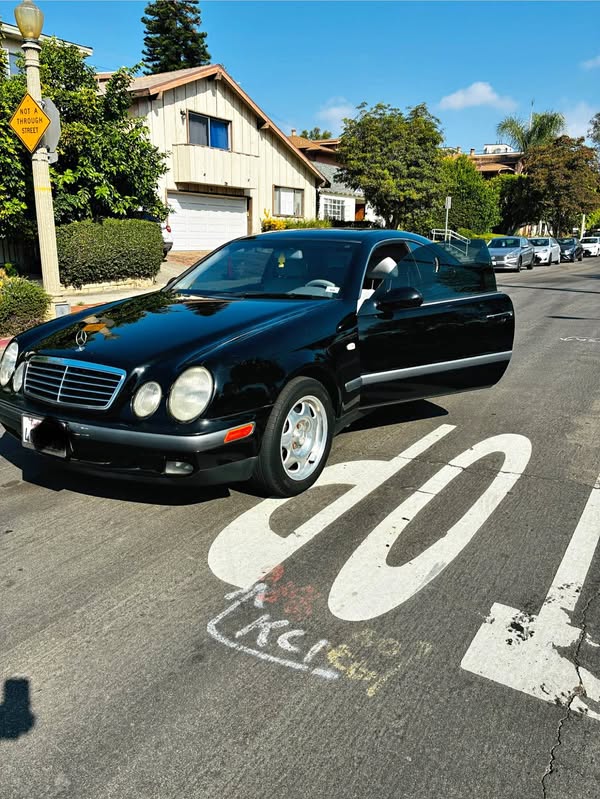 1999 Mercedes-Benz CLK-Class - CLK 320 Cabriolet 2D