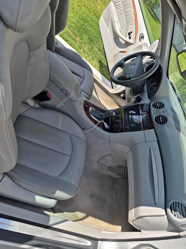 2005 Mercedes-Benz CLK-Class - CLK 320 Cabriolet 2D