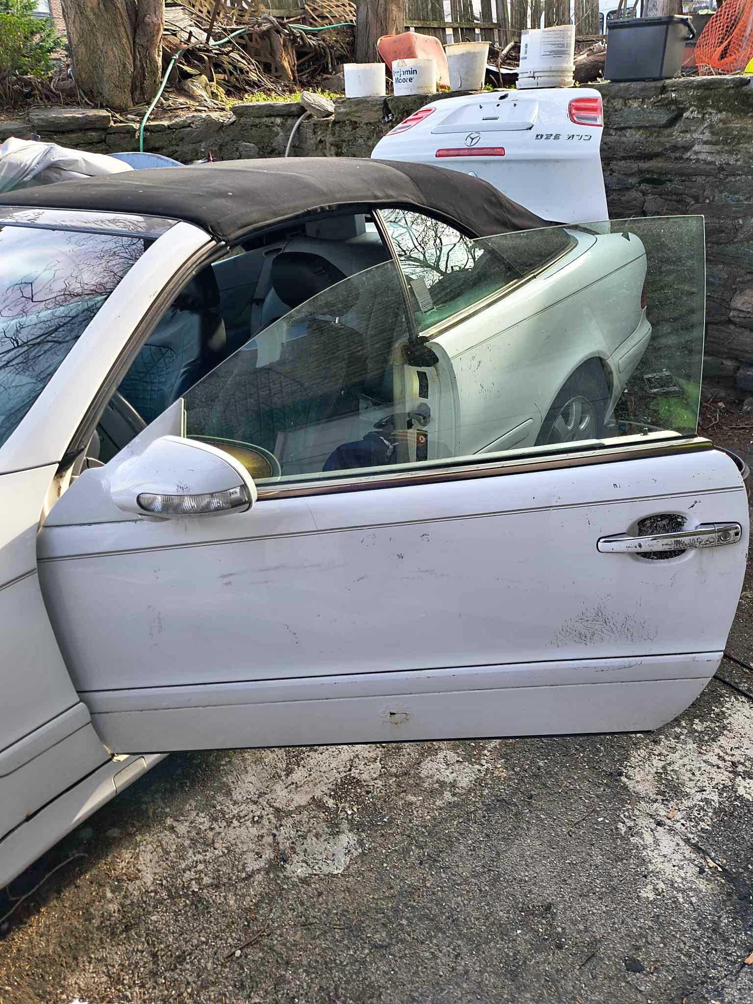 2000 Mercedes-Benz CLK-Class - CLK 320 Cabriolet 2D