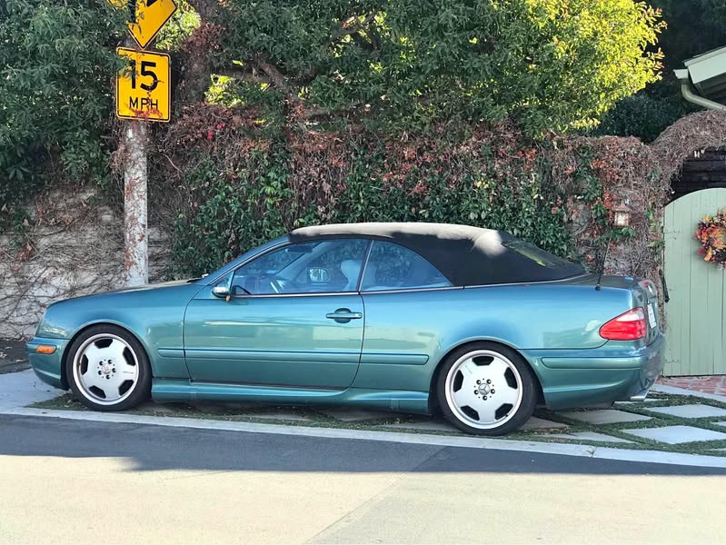 2002 Mercedes-Benz CLK-Class - CLK 320 Cabriolet 2D