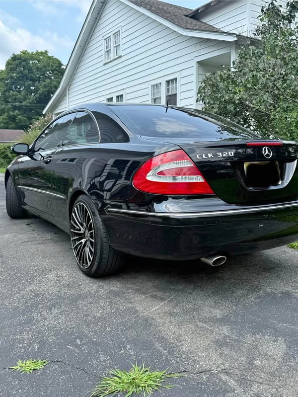 2003 Mercedes-Benz CLK-Class - CLK 320 Coupe 2D