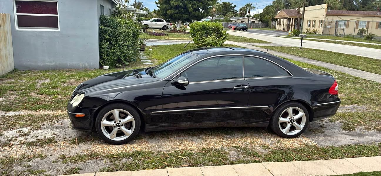 2005 Mercedes-Benz CLK-Class - CLK 320 Coupe 2D