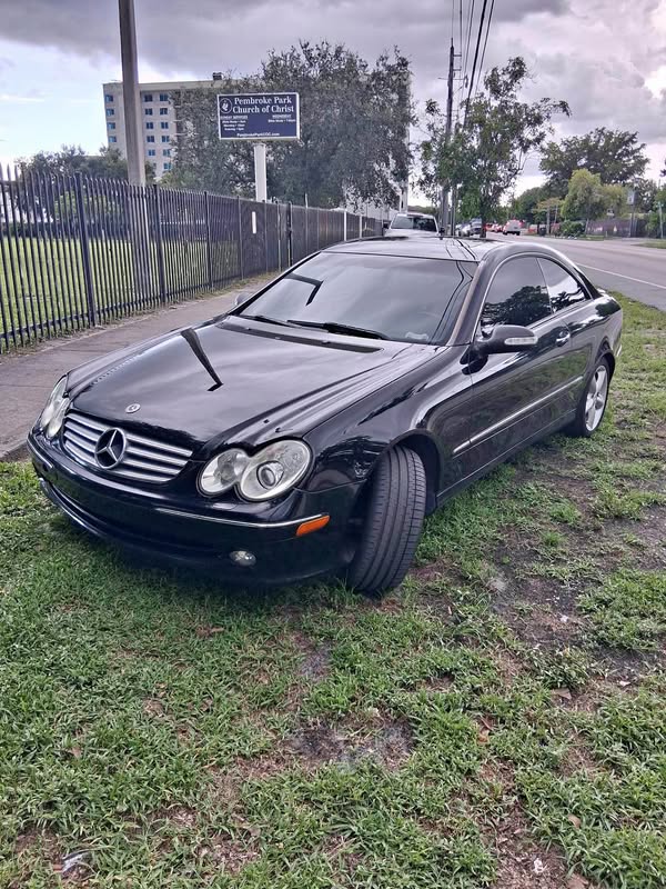 2005 Mercedes-Benz CLK-Class - CLK 320 Coupe 2D