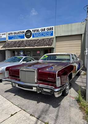 1977 Lincoln Continental - Sedan 4D