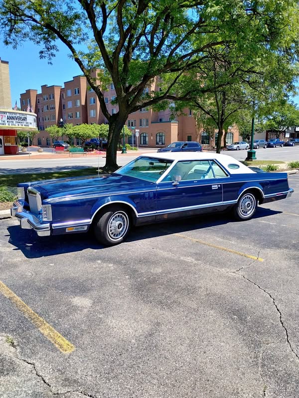 1978 Lincoln Continental - Mark V
