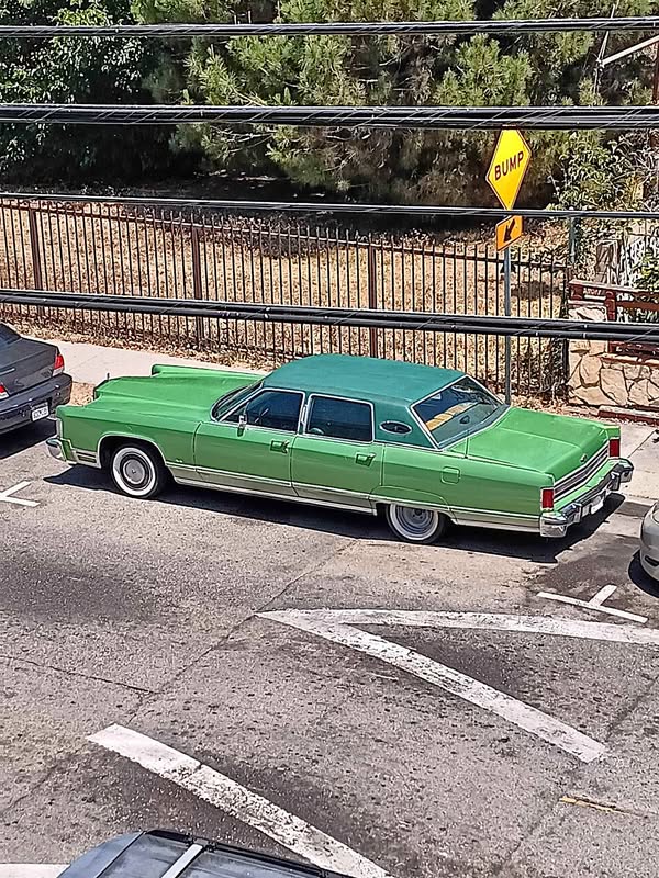 1977 Lincoln Continental - 6500 or better offer running