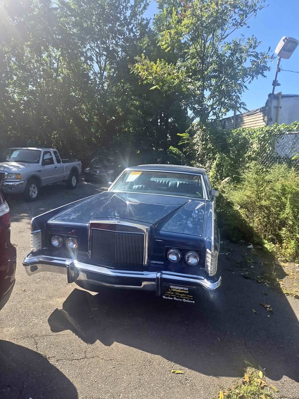 1977 Lincoln Continental - Town coupe