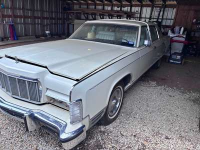 1976 Lincoln Continental - Sedan 4D