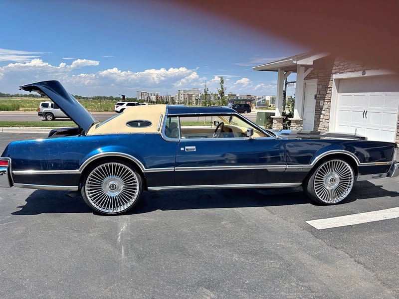 1975 Lincoln Lincoln Continental Mark VII - Bill Blass Designer 2D