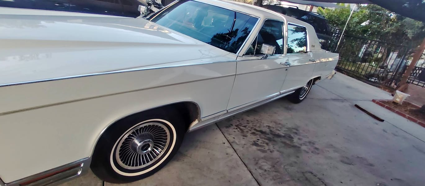 1979 Lincoln Continental - Executive Sedan 4D