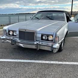 1975 Lincoln Continental - Executive Sedan 4D