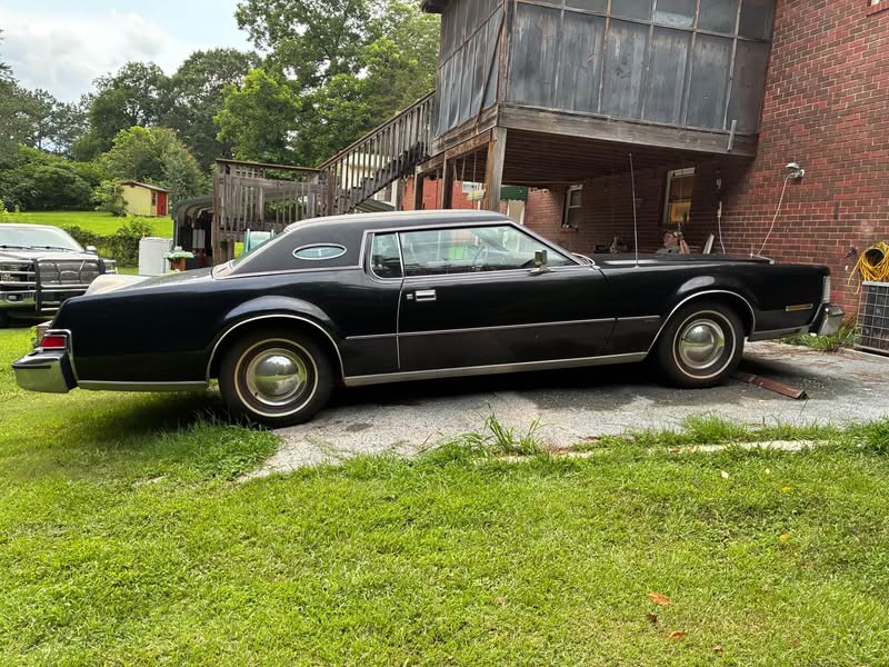 1974 Lincoln Lincoln Continental Mark VII - Bill Blass Designer 2D