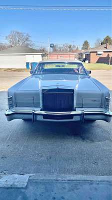 1977 Lincoln Continental - Sedan 4D