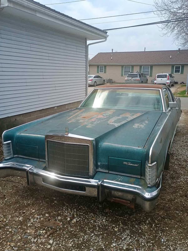 1979 Lincoln Continental - Coupe 2 door