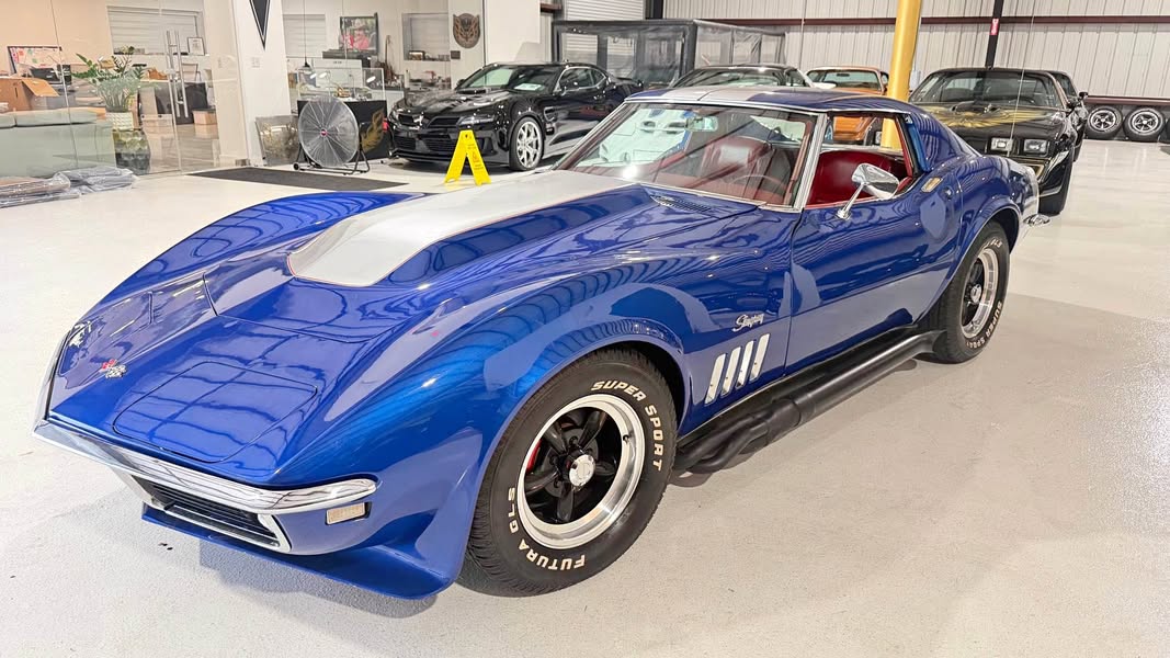 1968 Chevrolet Corvette - Coupe 2D