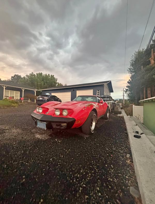 1975 Chevrolet Corvette - T top