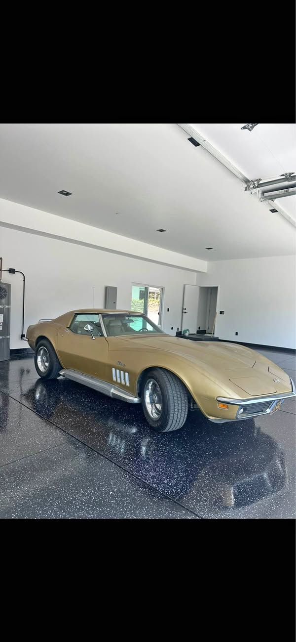 1969 Chevrolet Corvette - Stingray