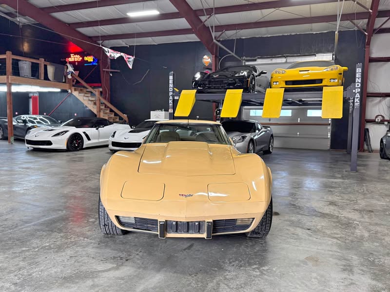 1977 Chevrolet Corvette - Coupe 2D