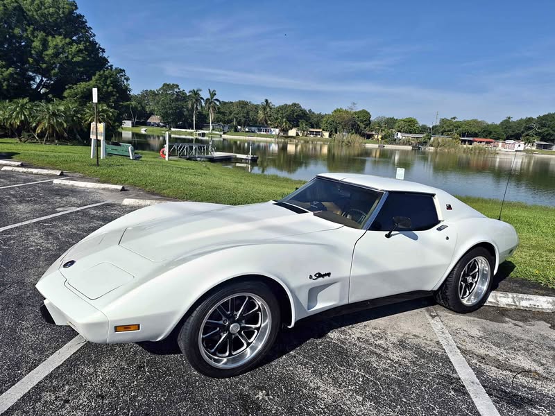 1975 Chevrolet Corvette - Stingray Coupe 2D