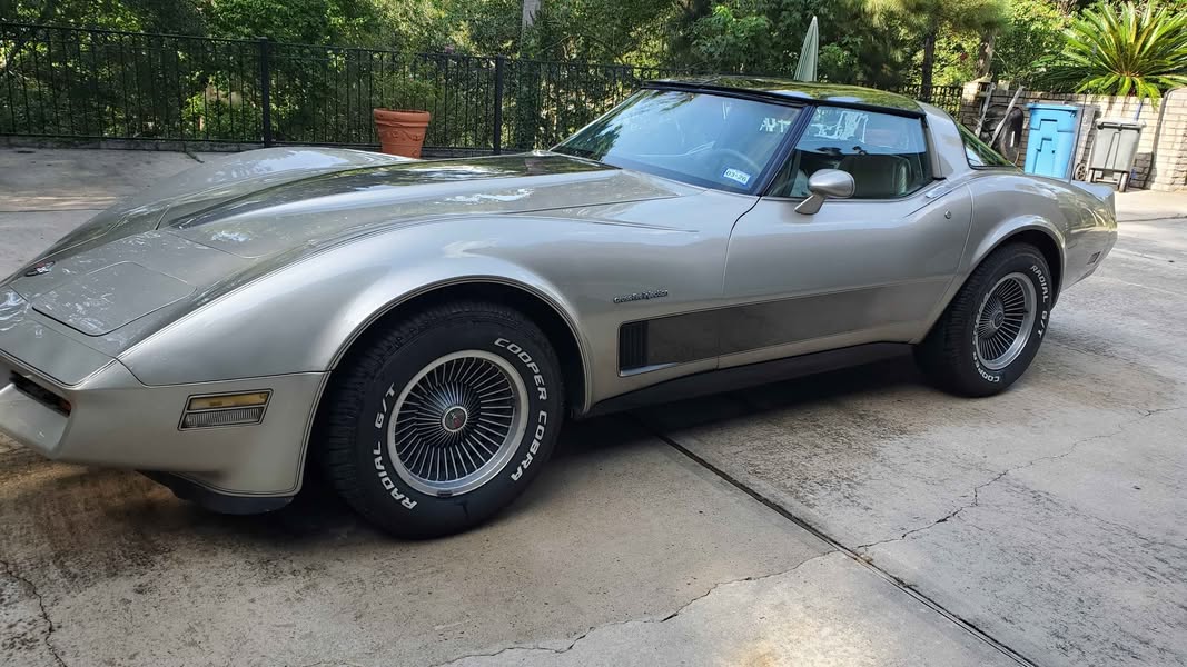 1982 Chevrolet Corvette - Coupe 2D