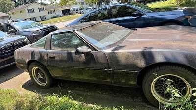 1985 Chevrolet Corvette - Hatchback Coupe 2D