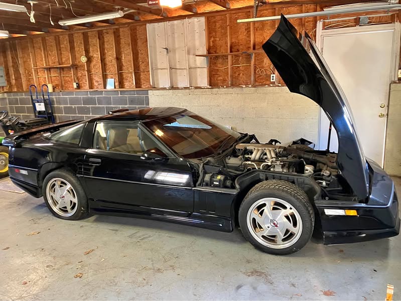 1988 Chevrolet Corvette - Black