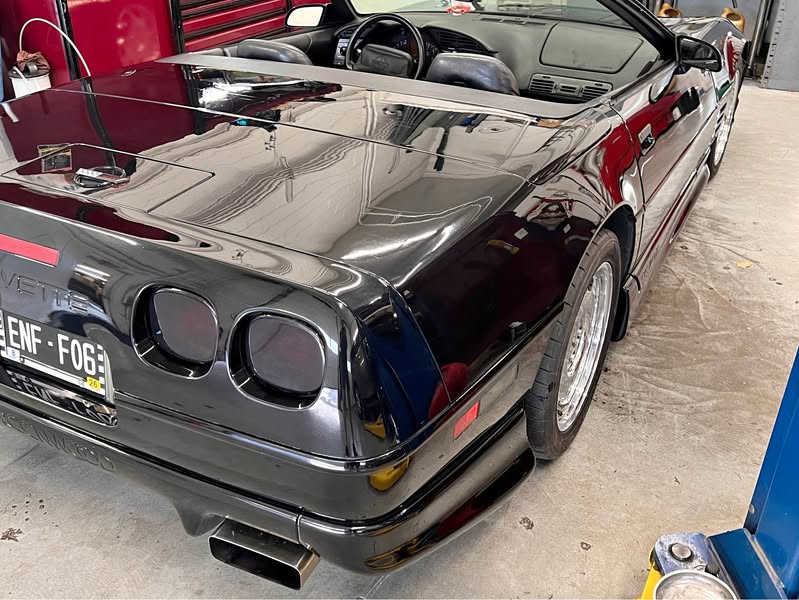 1994 Chevrolet Corvette - Base model with a greenwood body