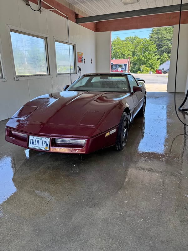 1985 Chevrolet Corvette - Tuned Port Injection