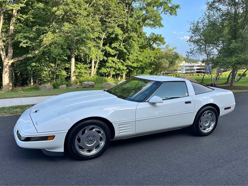 1994 Chevrolet Corvette - Hatchback Coupe 2D
