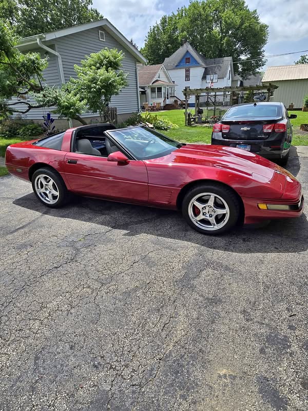 1995 Chevrolet Corvette - Hatchback Coupe 2D