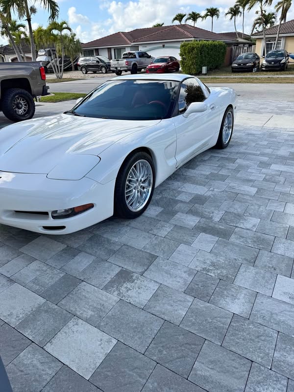 2001 Chevrolet Corvette - Hatchback Coupe 2D