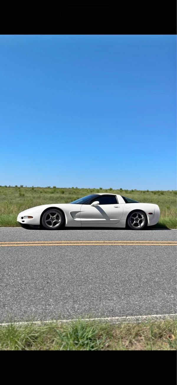 2002 Chevrolet Corvette - Hatchback
