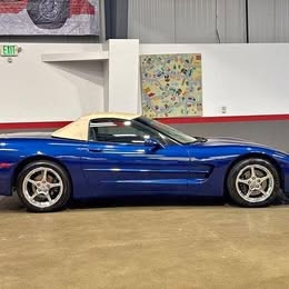 2004 Chevrolet Corvette Convertible RWD