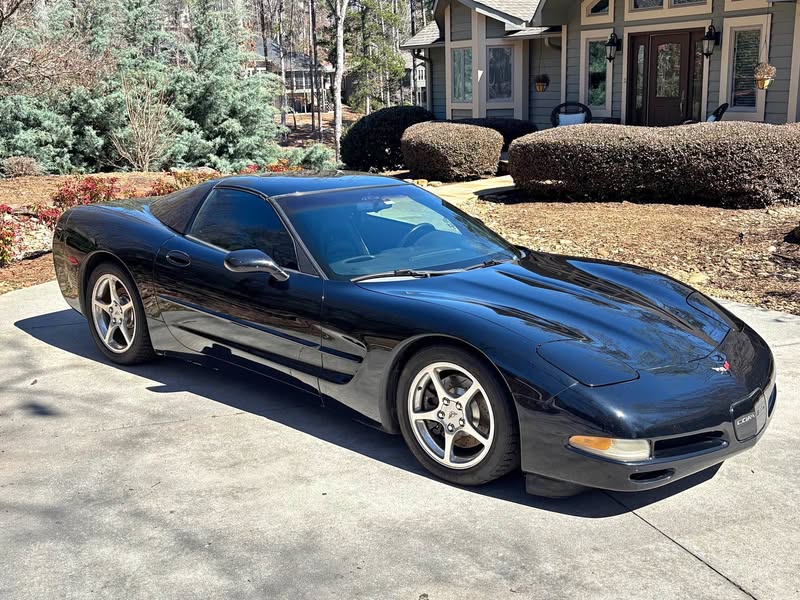2000 Chevrolet Corvette - Hatchback Coupe 2D