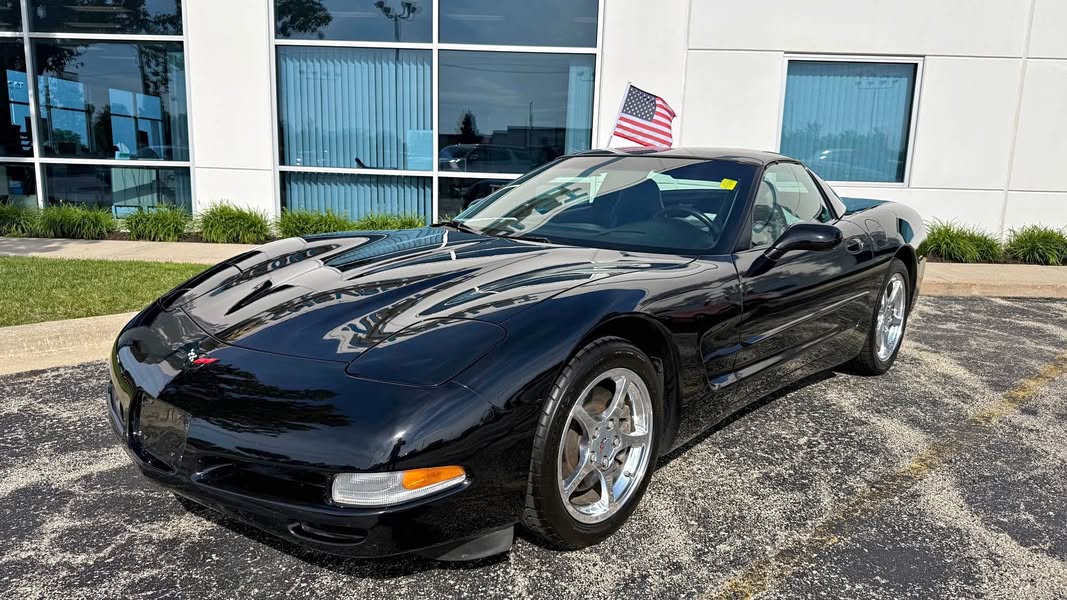 2000 Chevrolet Corvette - Stingray Coupe 2D