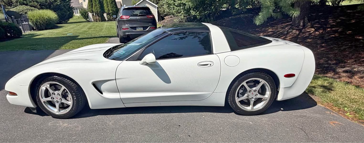 2004 Chevrolet Corvette - Coupe 2D