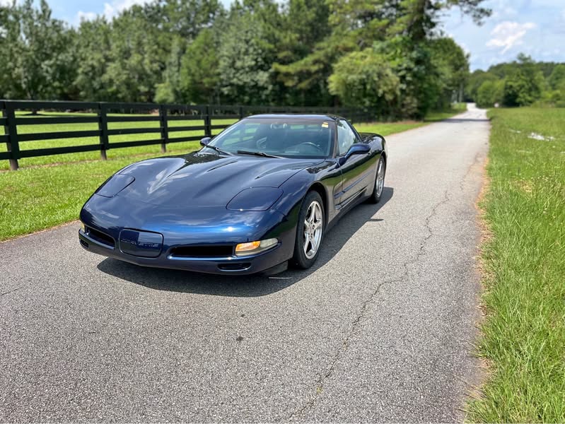 2001 Chevrolet Corvette - Hatchback Coupe 2D