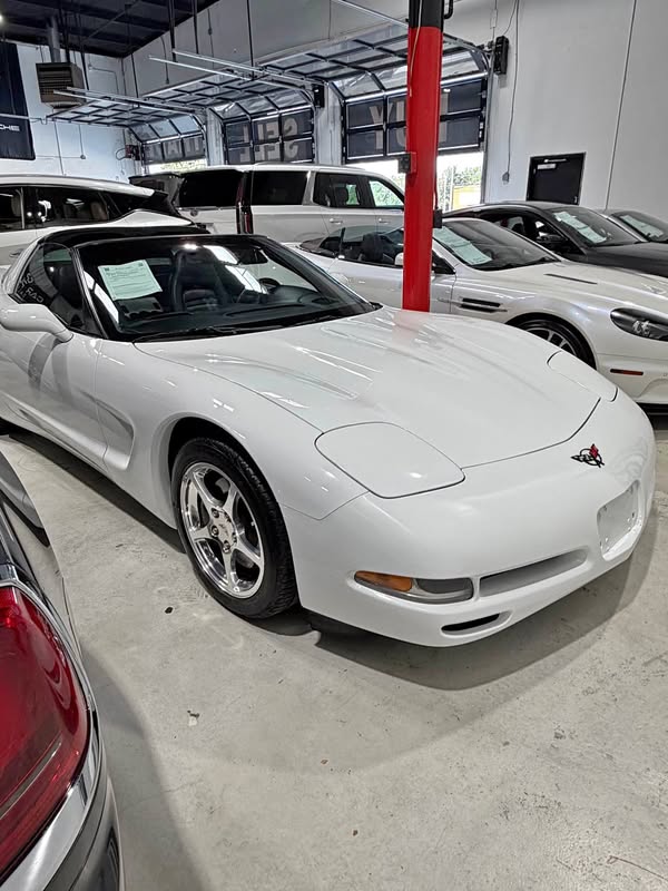 2004 Chevrolet Corvette - 5.7L V8