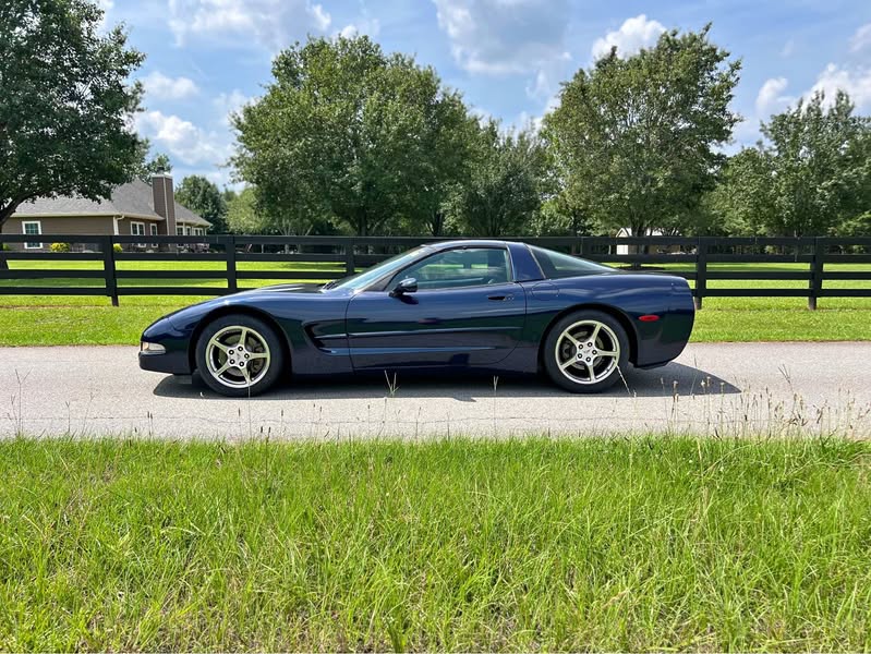 2001 Chevrolet Corvette - Coupe 2D
