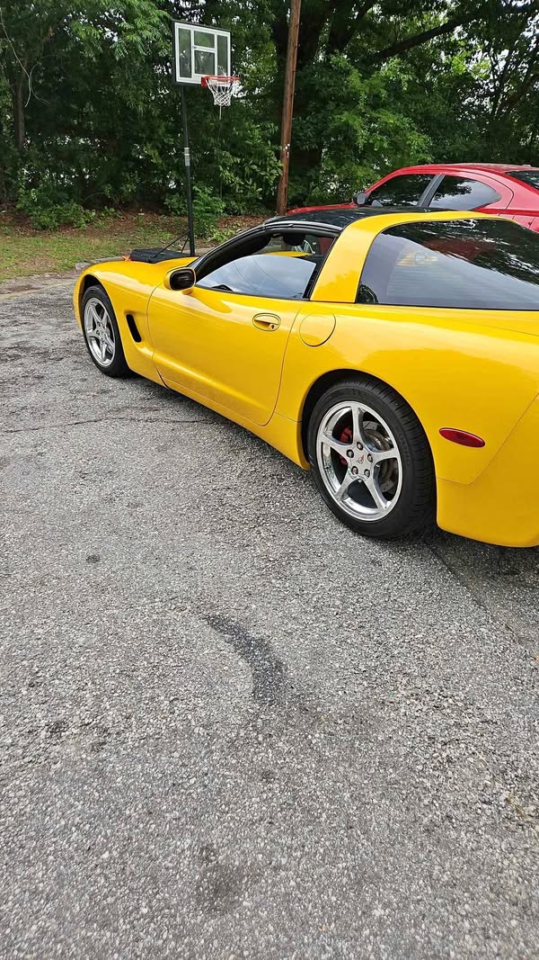 2004 Chevrolet Corvette - Coupe 2D