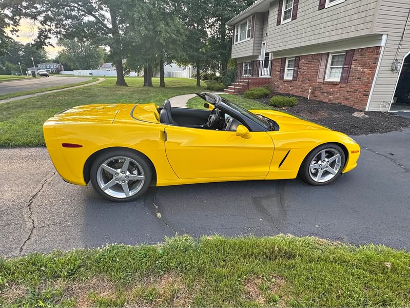 2005 Chevrolet Corvette - Convertible 2D