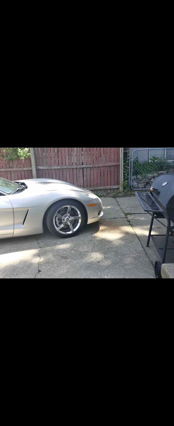 2005 Chevrolet Corvette - Convertible 2D