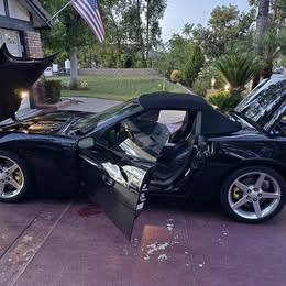 2005 Chevrolet Corvette Stingray Convertible (electric top)