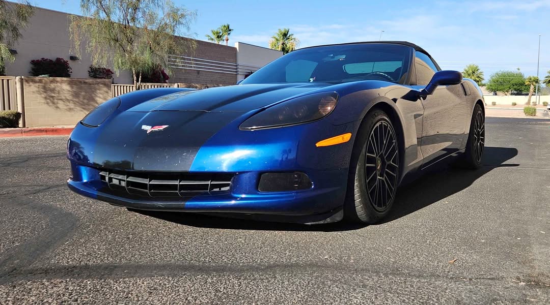 2005 Chevrolet Corvette Convertible 2D