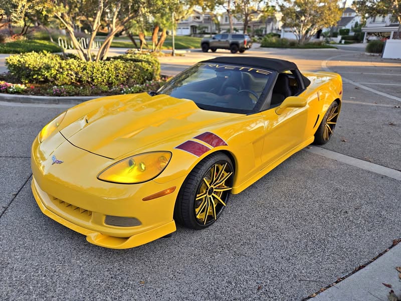 2005 Chevrolet Corvette - Convertible 2D