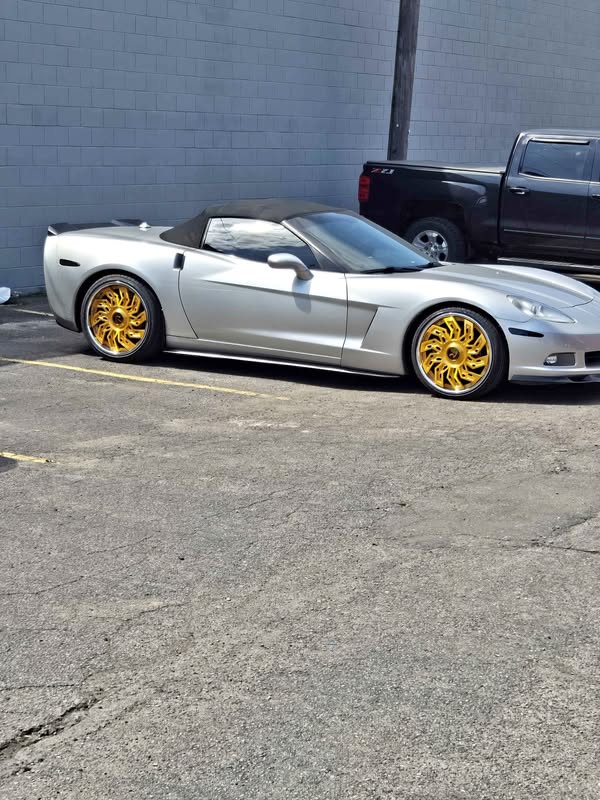 2005 Chevrolet Corvette - Convertible 2D