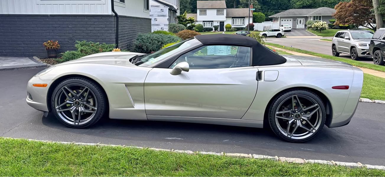 2005 Chevrolet Corvette - Convertible 2D
