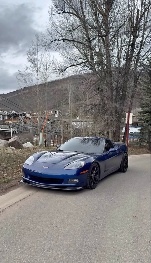 2005 Chevrolet Corvette - Base