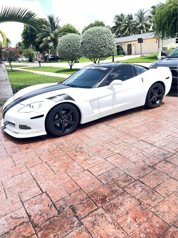 2005 Chevrolet Corvette - Hard Top 2D