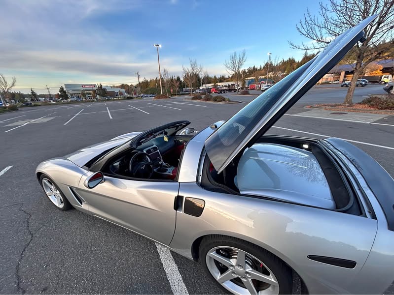 2005 Chevrolet Corvette - Coupe 2D